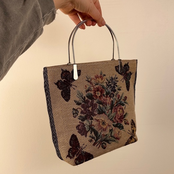 Tapestry handbag with metal handles - flowers and butterflies theme - Picture 6 of 7